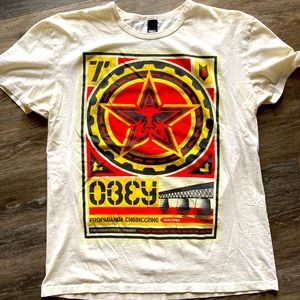Mens xl obey propaganda tee